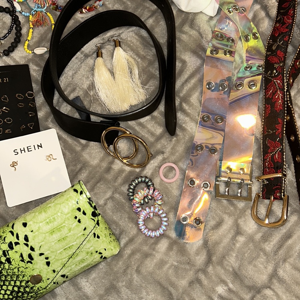 Random Accessories Bundle! - Picture 4 of 6